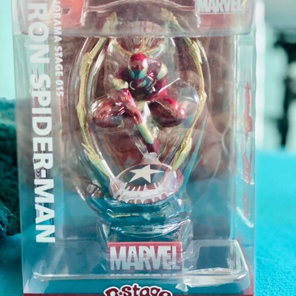 Beast Kingdom Marvel Avengers Infinity War D-Select Iron Spider Statue - Picture 4 of 4